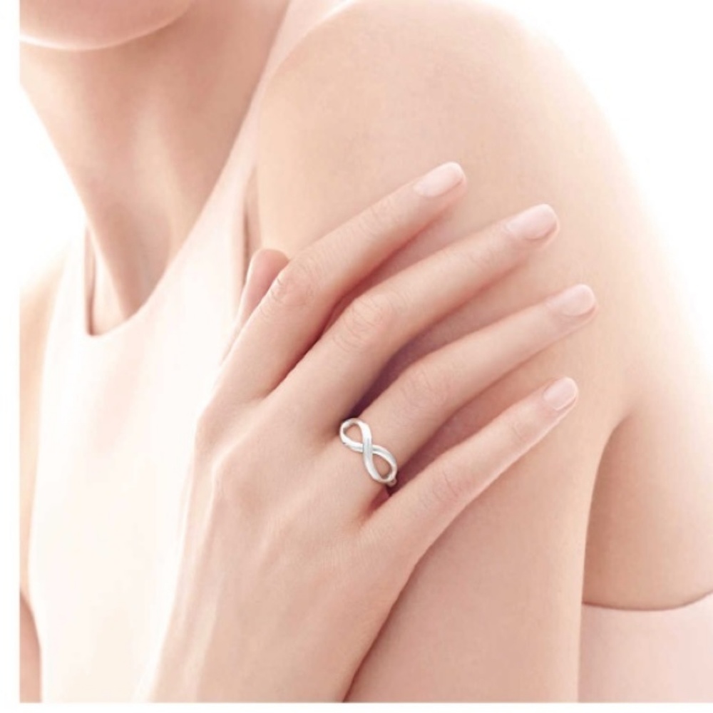 Authentic Tiffany & Co. infinity ring size 6.5